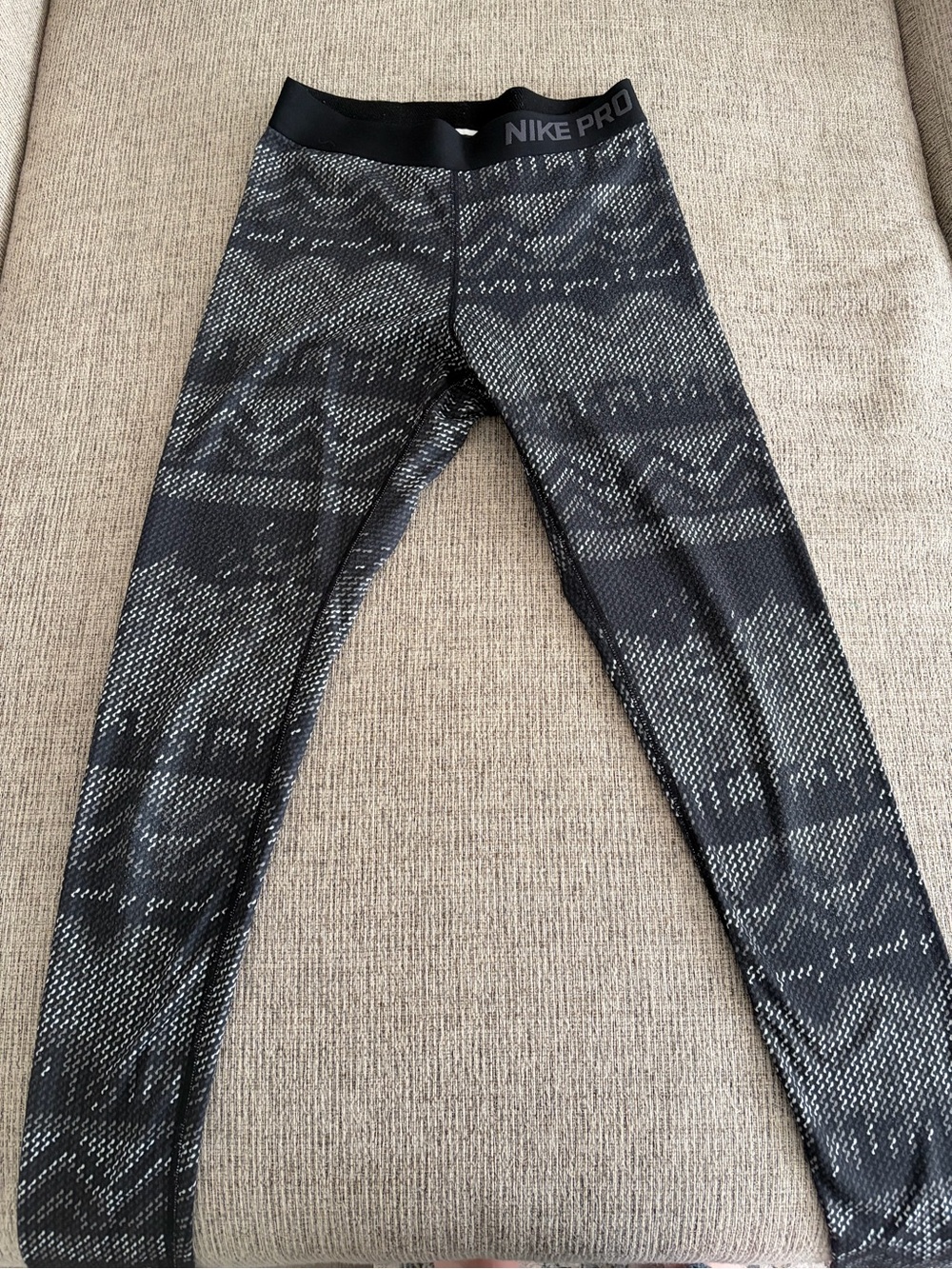 Nike Black & Gray Patterned Pro Leggings